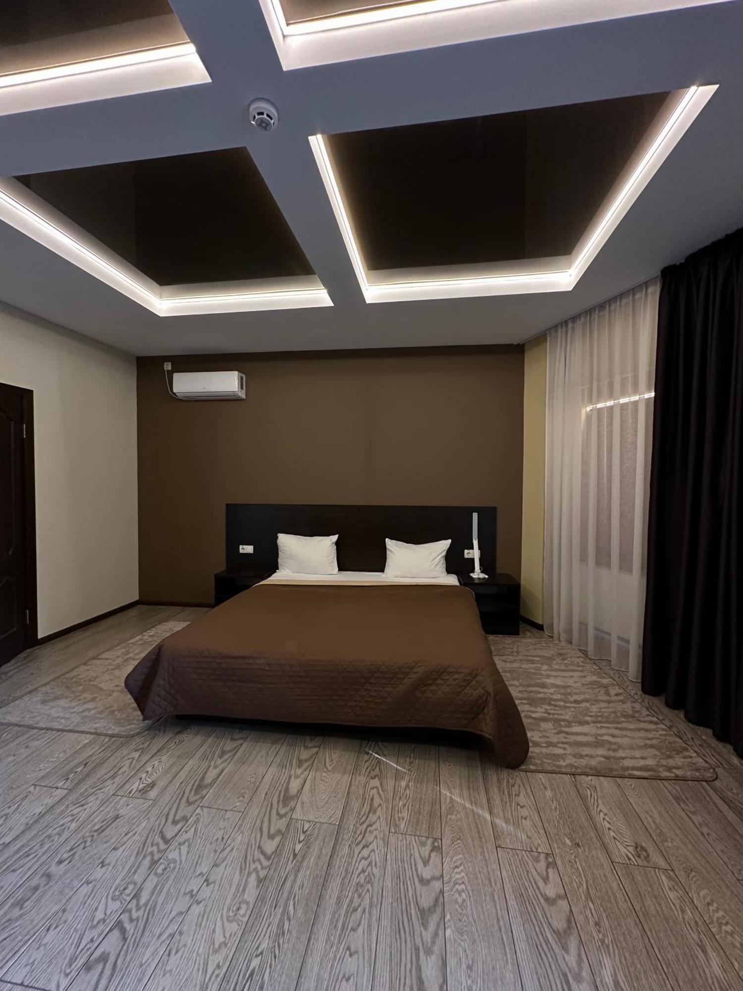 Hotel Atmosphere Poltava Extérieur photo