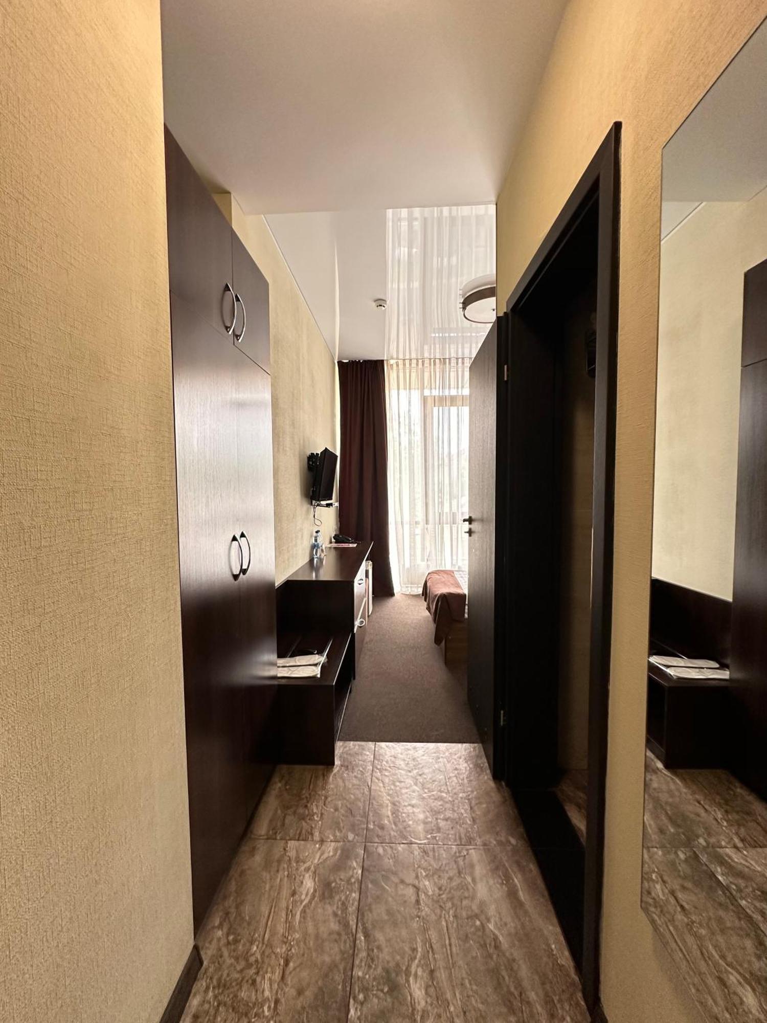 Hotel Atmosphere Poltava Extérieur photo
