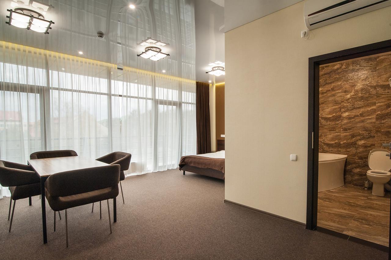 Hotel Atmosphere Poltava Extérieur photo